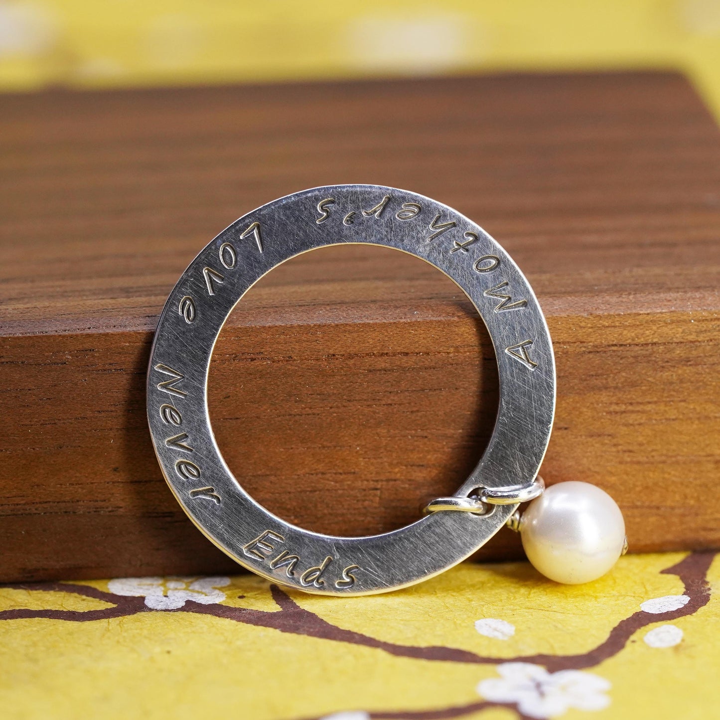 Vintage Sterling 925 silver circle pendant pearl A mother’s love never ends
