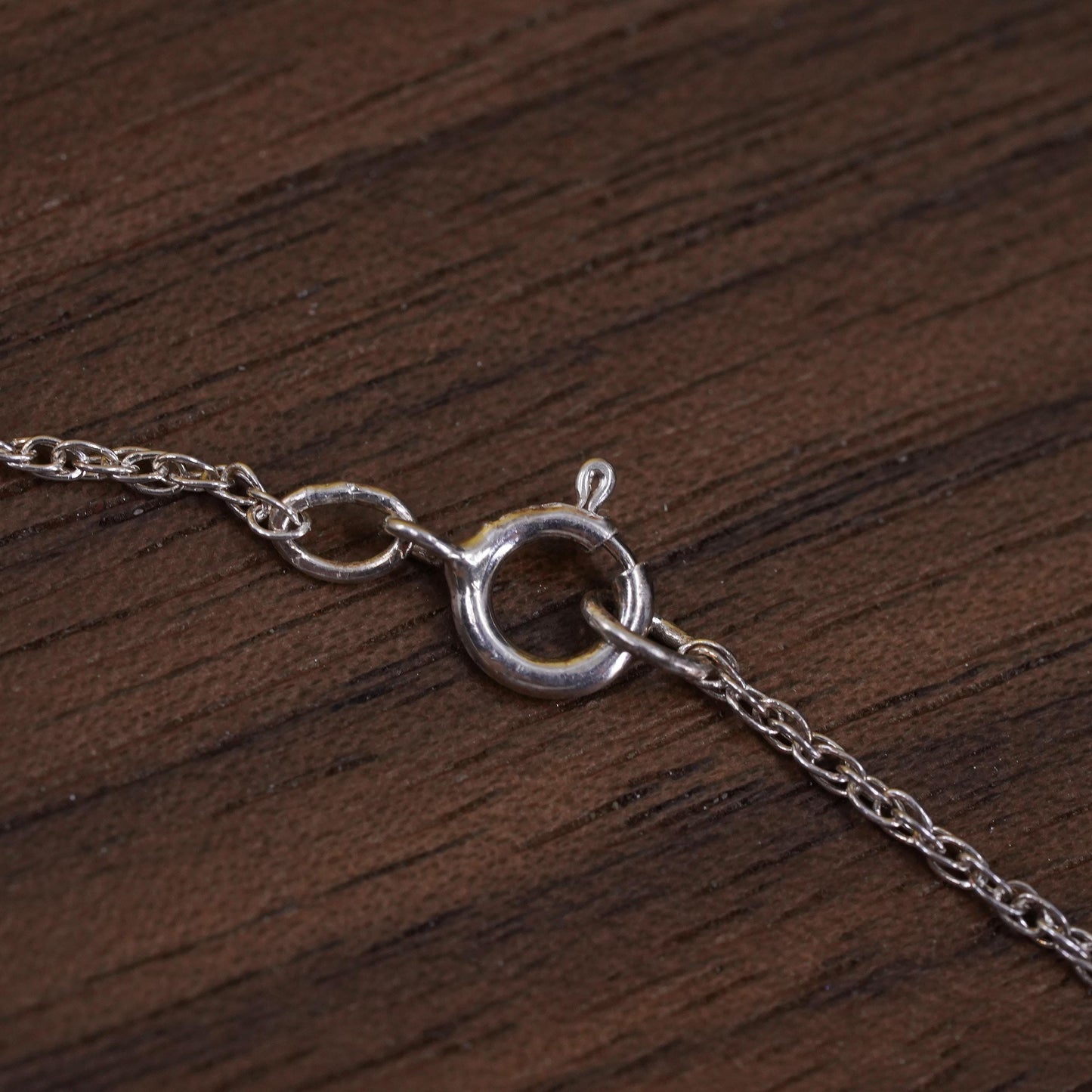 20”, Vintage sterling silver 925 Singapore rope necklace book charm emerald