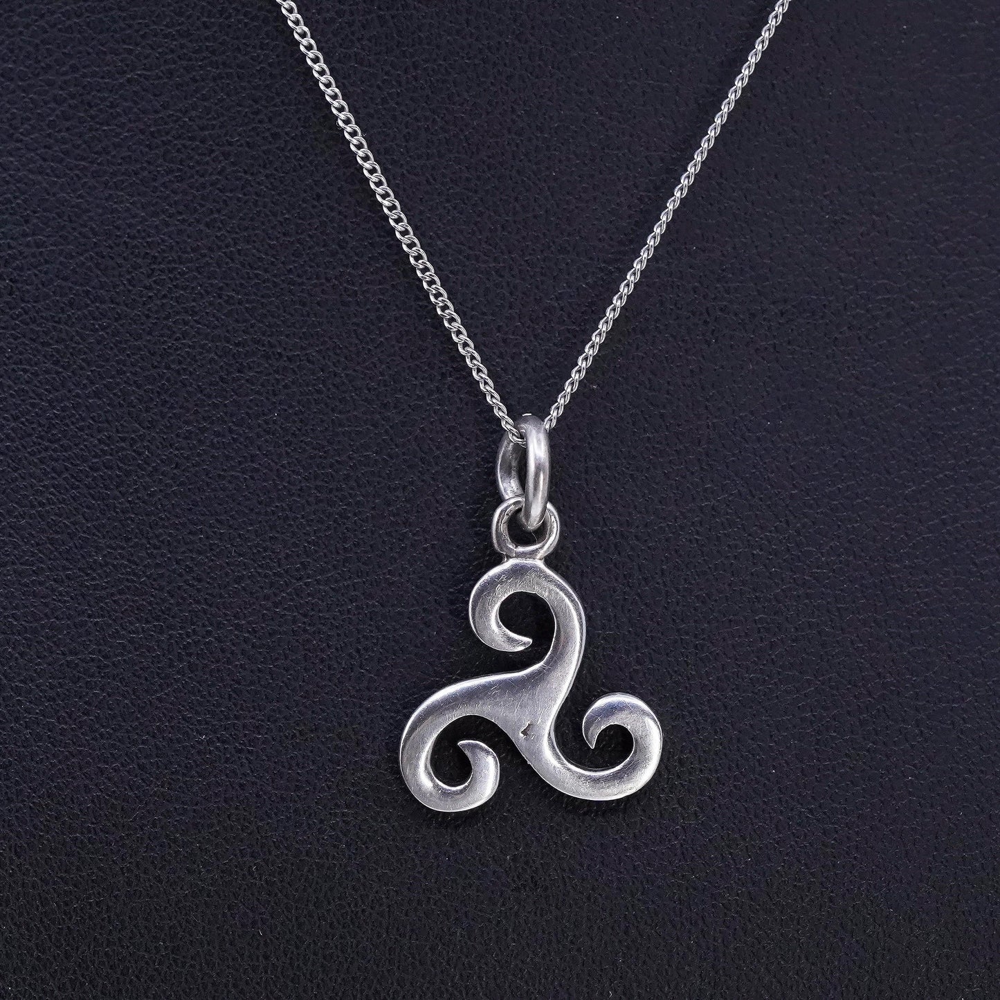 15", vintage Sterling 925 silver handmade curb necklace Celtic sprial pendant