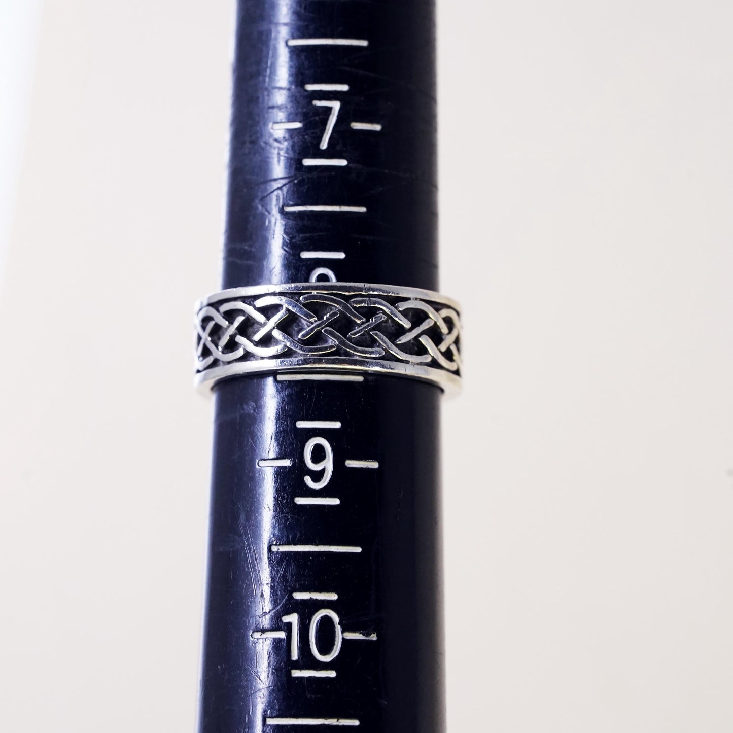 Size 8, VTG Irish Celtic knot relief sterling silver ring, 925 stackable band