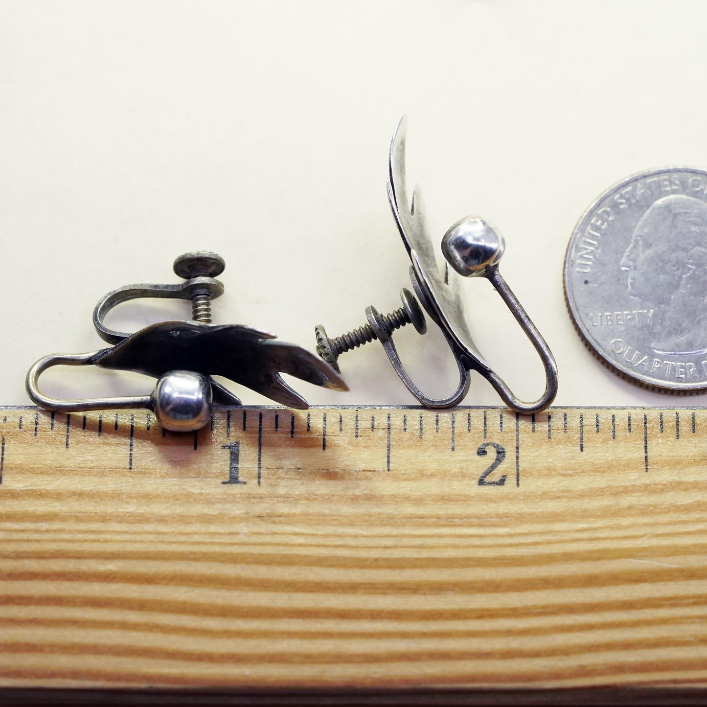 Vintage Taxco Mexican Sterling silver earrings, 925 screw back leaf earrings