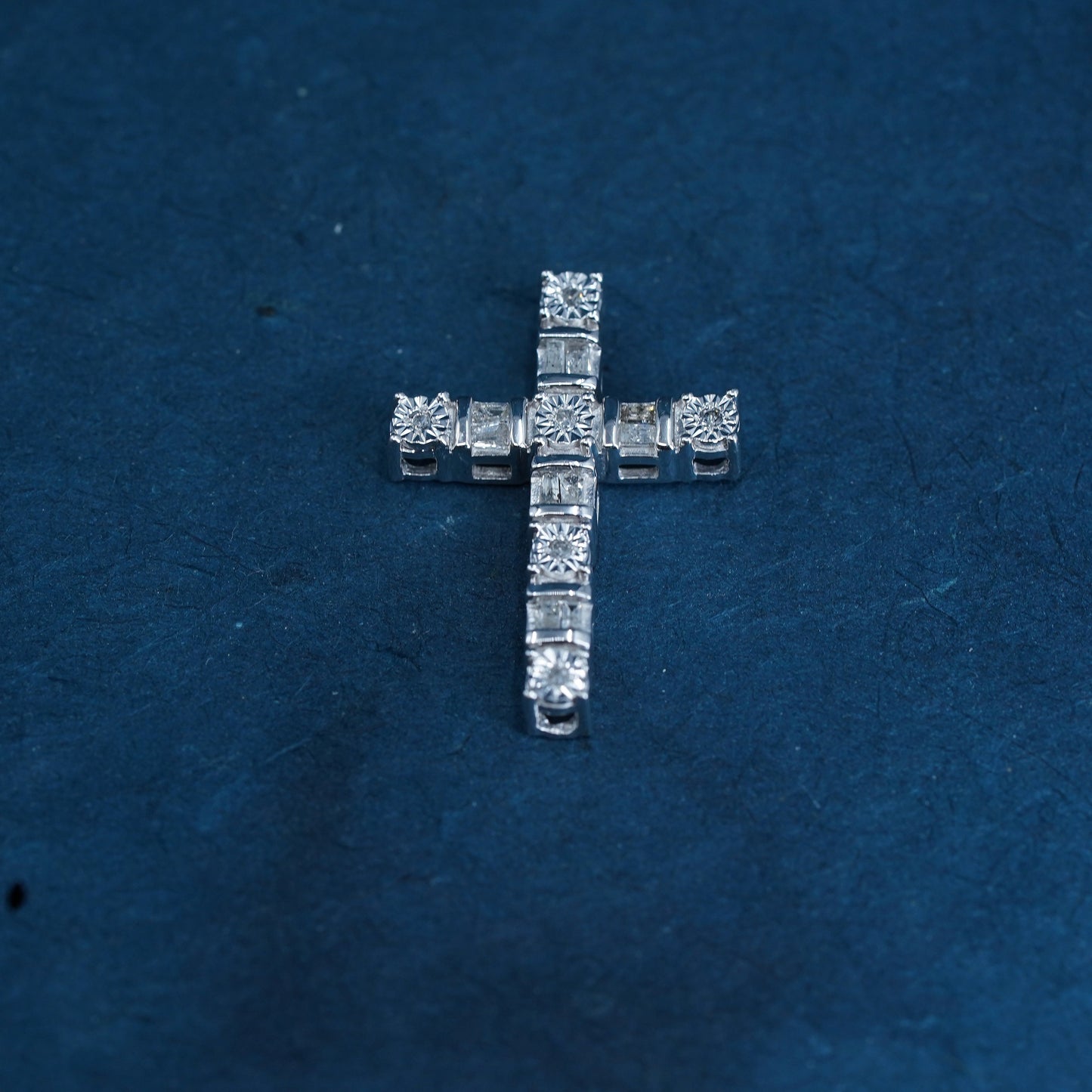 Vintage elegant Sterling silver 925 cross pendant with cluster genuine diamonds