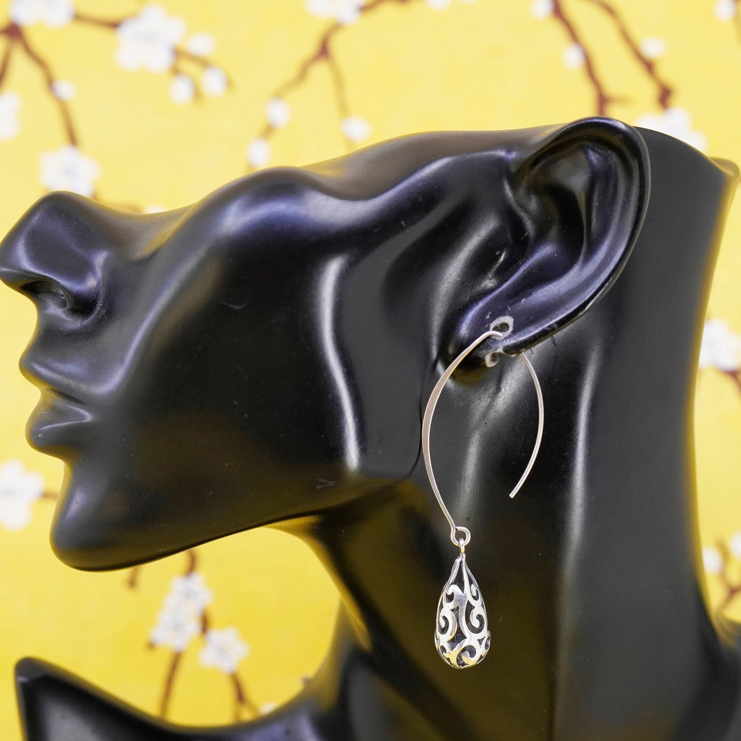 Vintage Sterling 925 silver Oval Drop Dangle Earrings with filigree teardrop