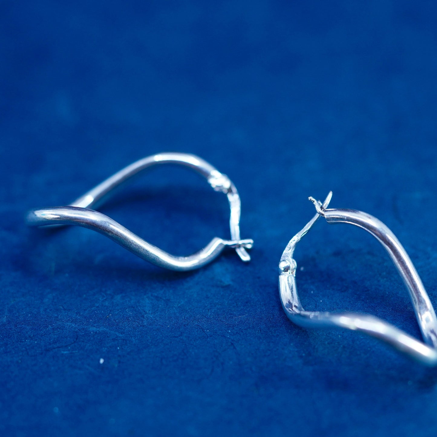 1.25”, vintage Sterling silver handmade oval hoop earrings, Modern 925 huggie