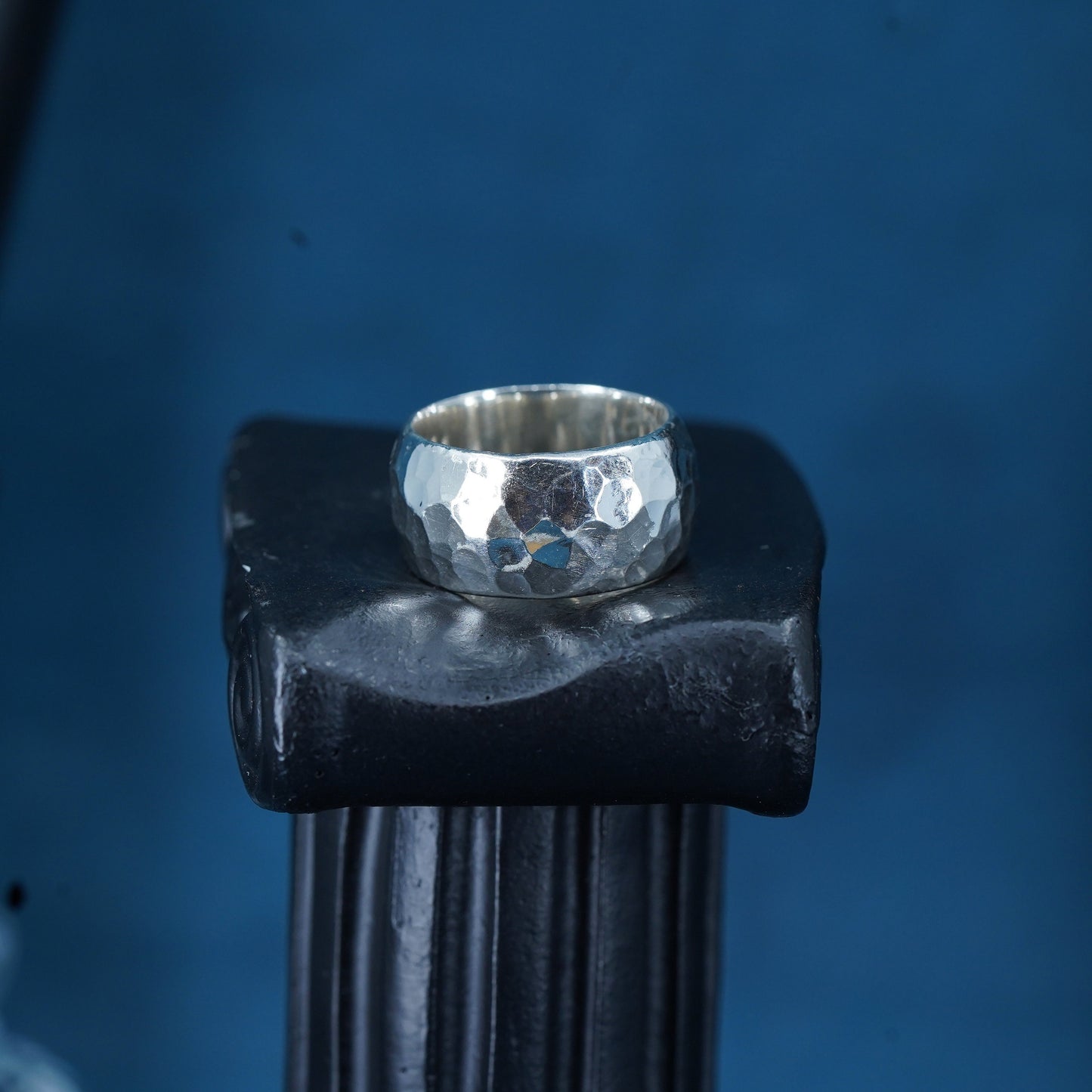 Size 7, retired SILPADA Sterling Silver 925 Hammered R1343 Wide Cigar Band Ring