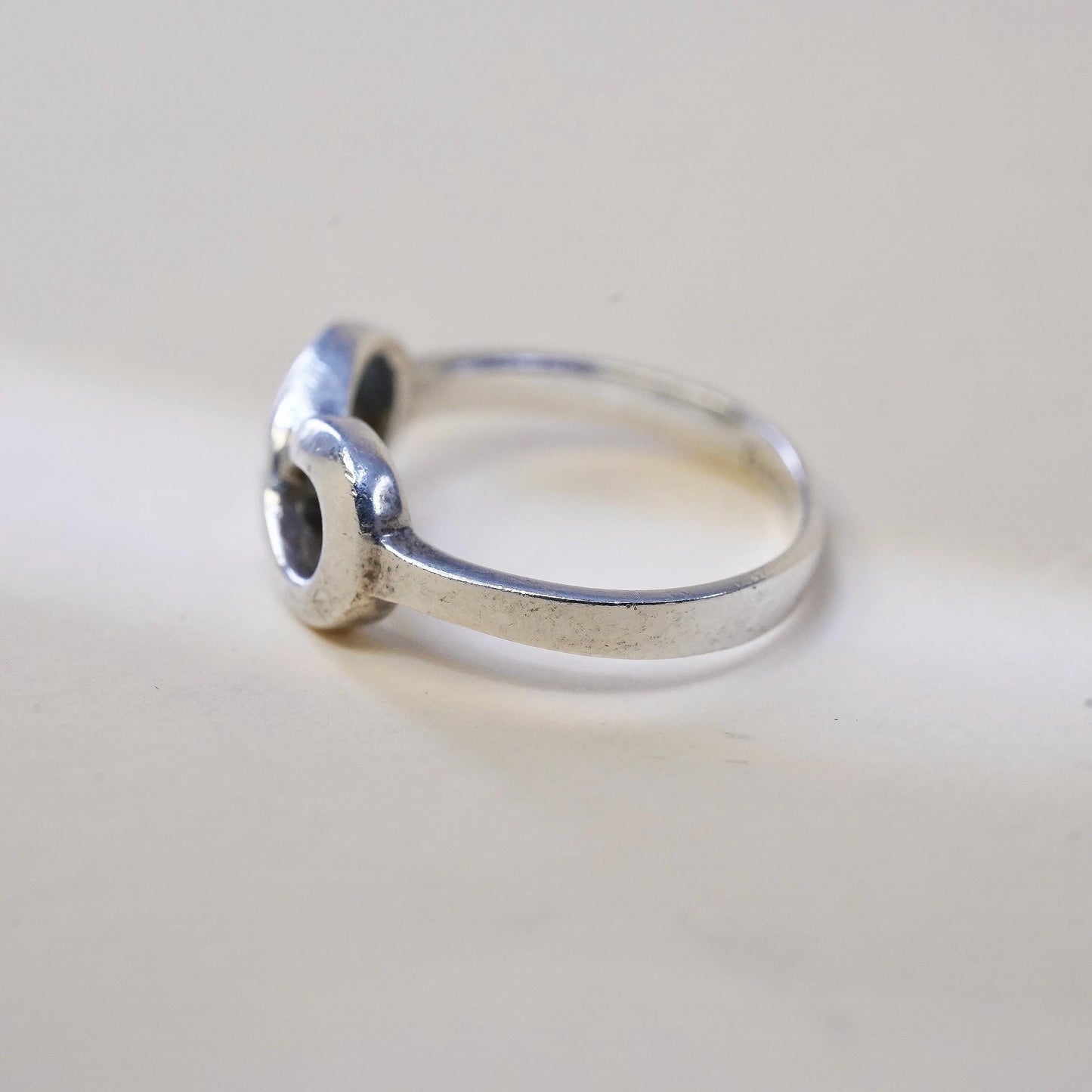 Size 5.25, VTG Sterling silver handmade ring, stackable 925 infinity loop band