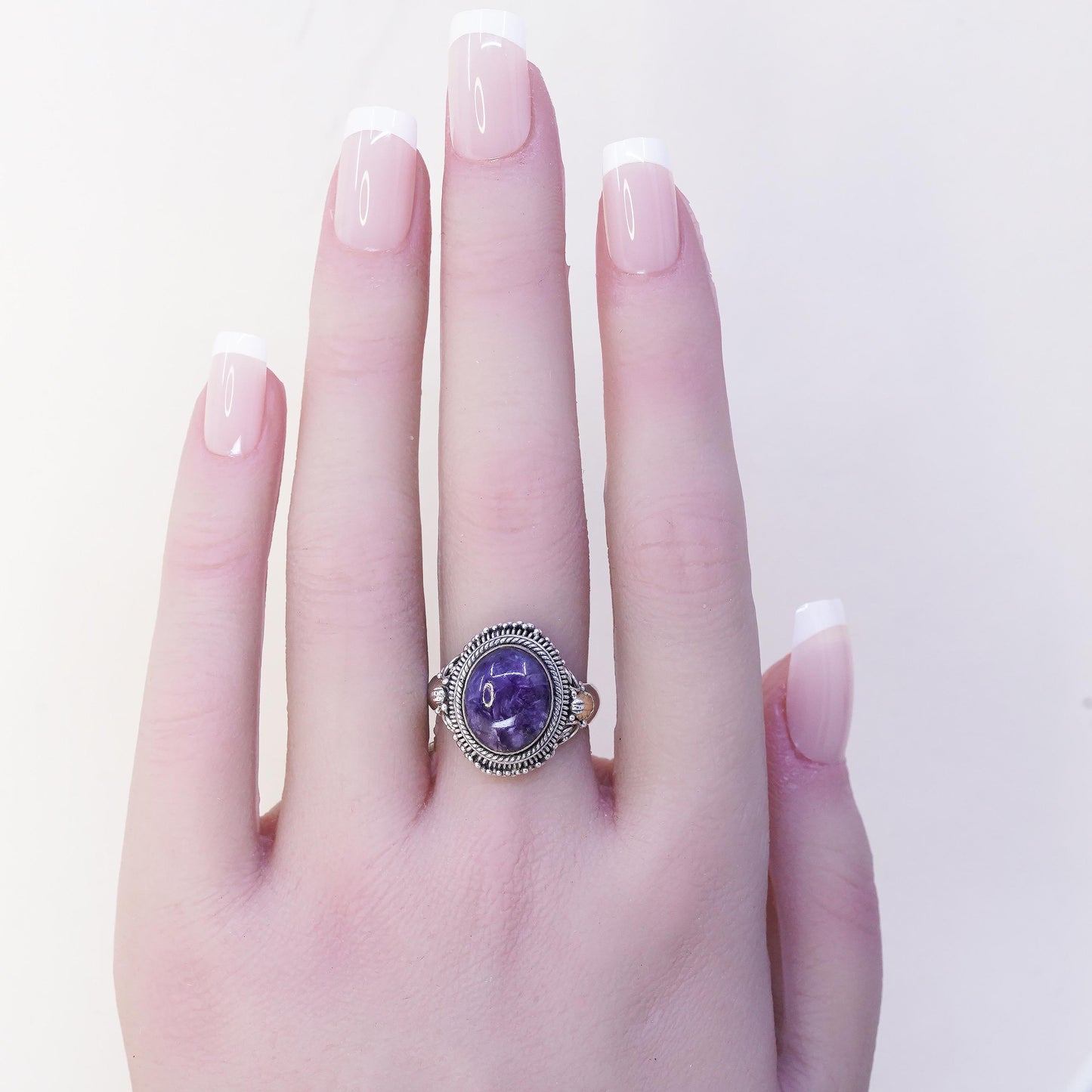 Size 7, VTG 925 Sterling silver ring with 14K Gold leaf, oval amethyst cable