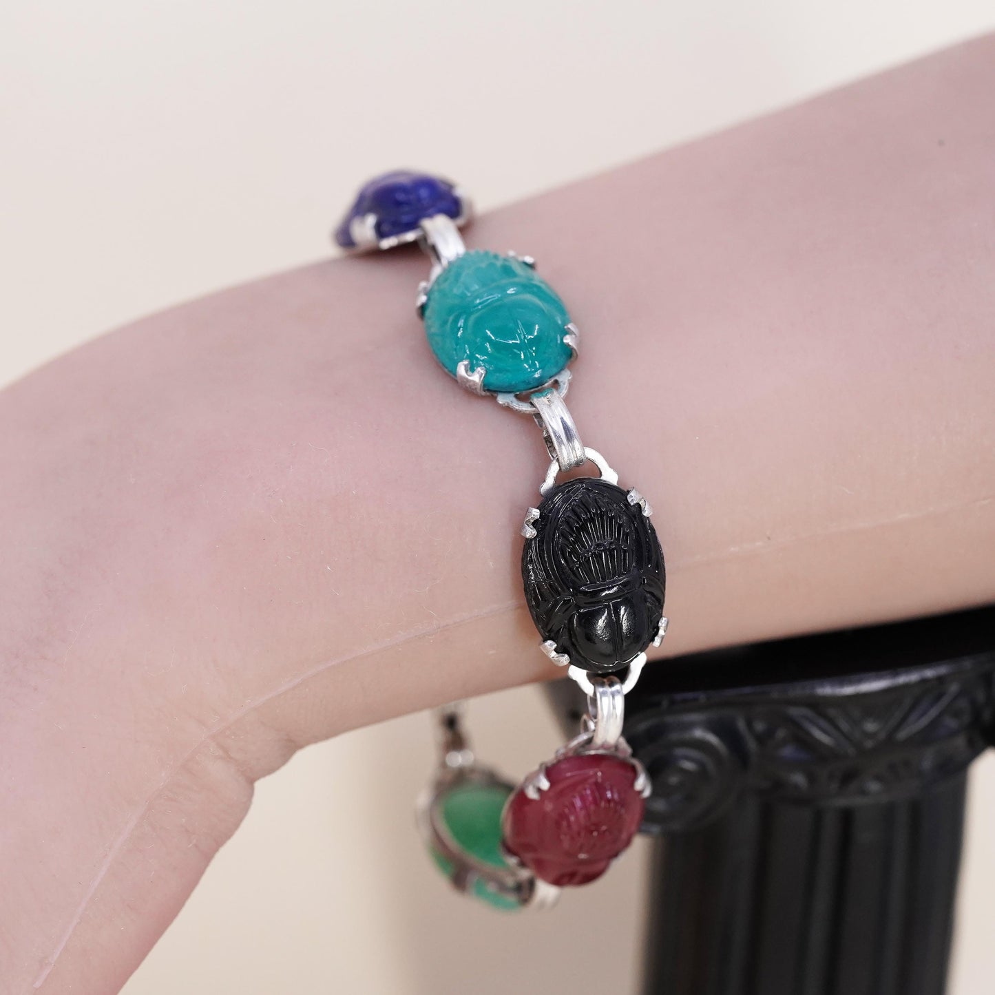 7”, vintage sterling 925 silver handmade bracelet with carved jade carnelian