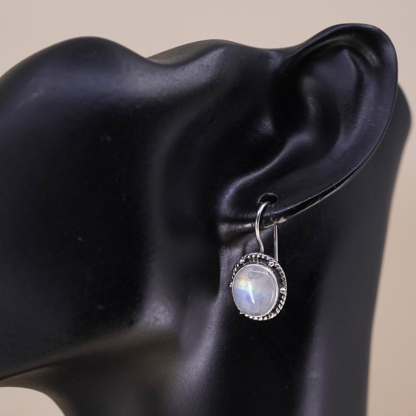 Vintage Sterling 925 silver handmade single earring with oval moonstone