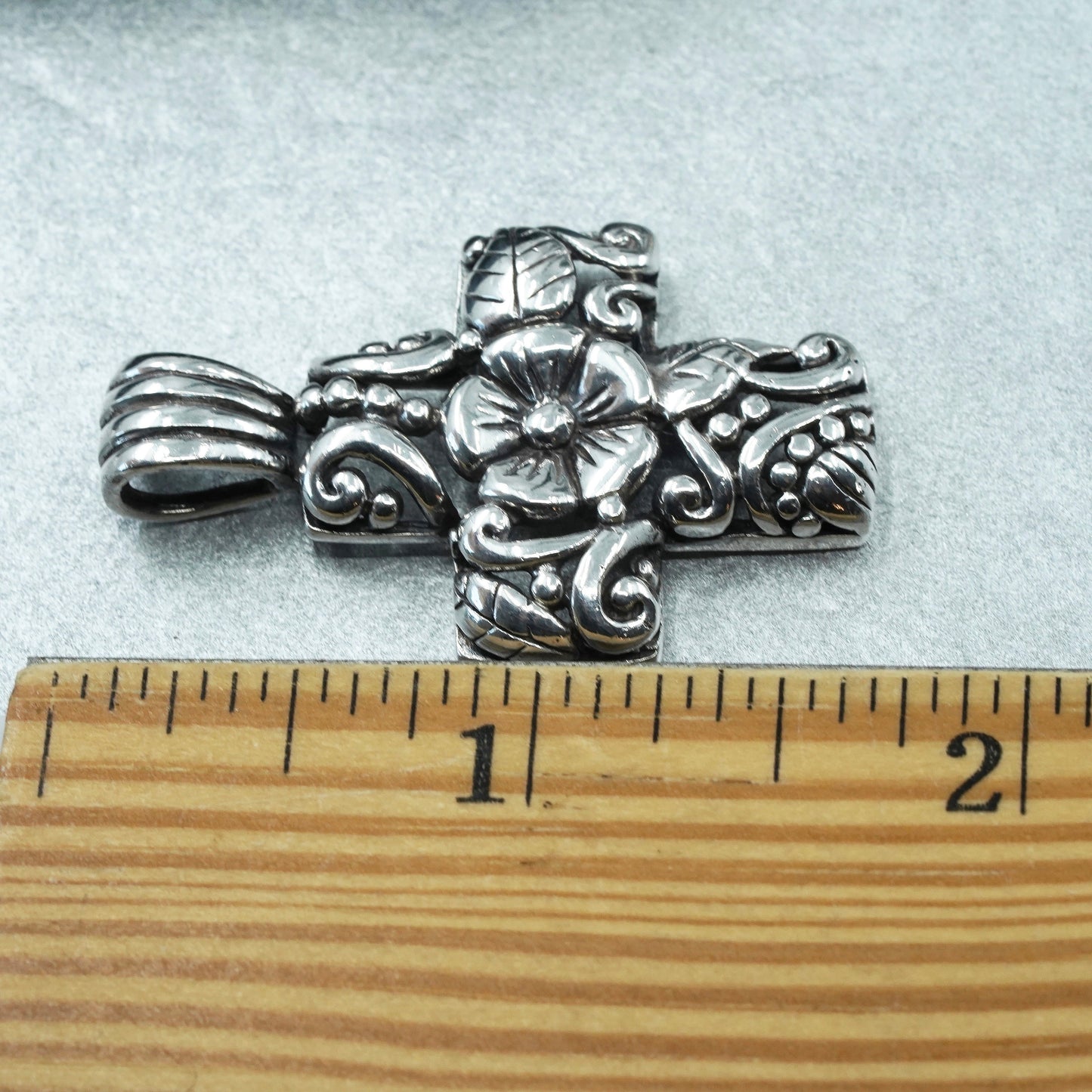 Vintage sterling 925 silver handmade pendant, filigree flower cross
