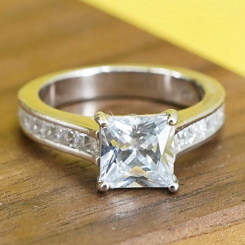 Size 4, vintage Sterling 925 silver anniversary engagement ring with cluster cz