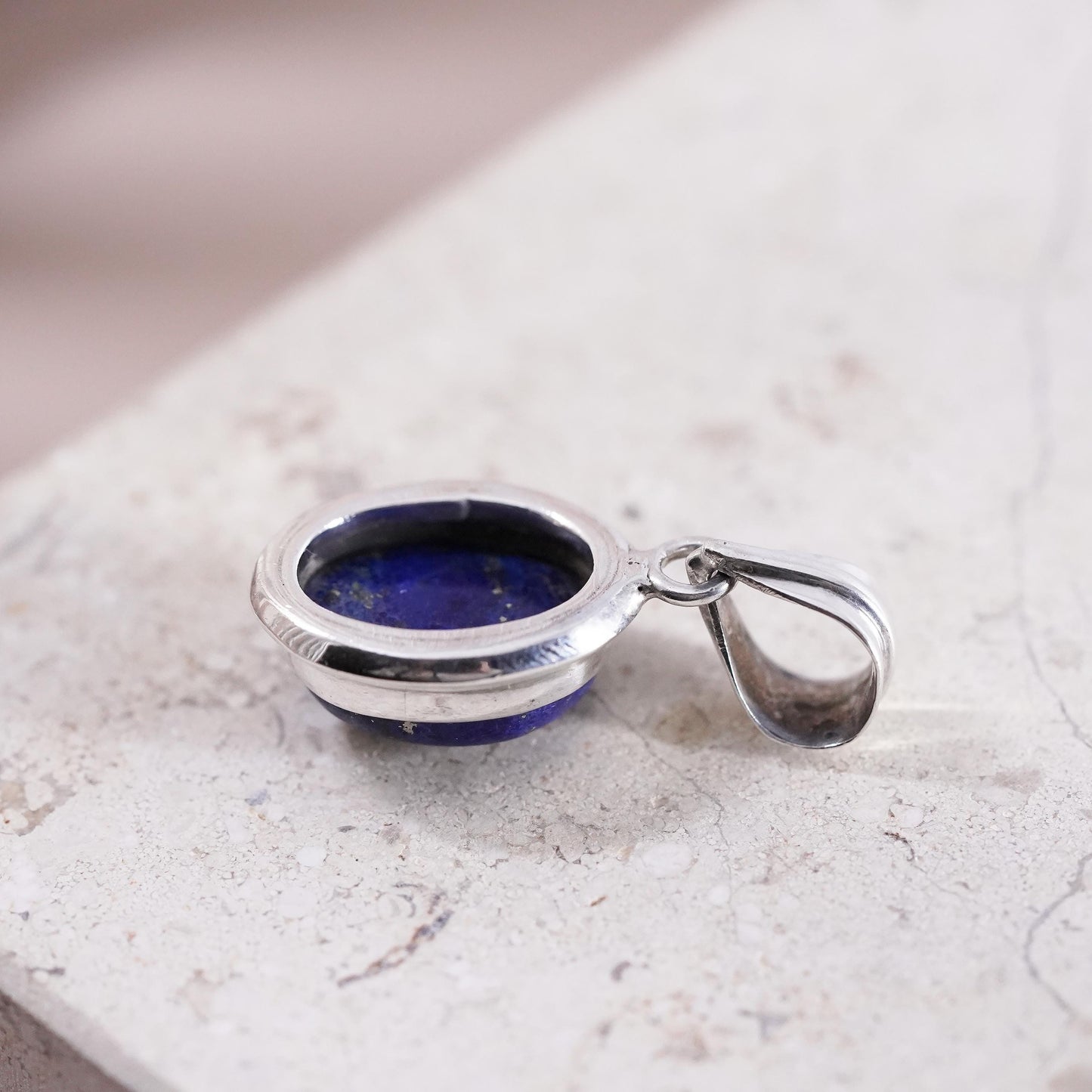 Vintage sterling 925 silver handmade pendant with oval shaped lapis lazuli