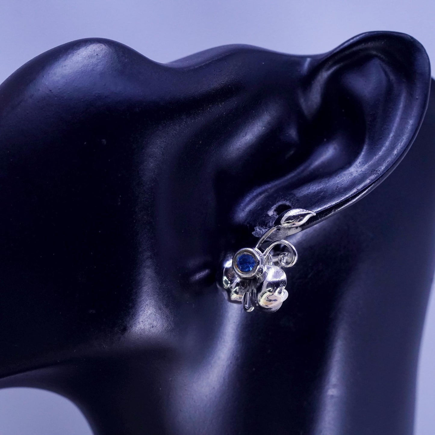 Vintage Sterling 925 silver screw back flower earrings with blue Rhinestone