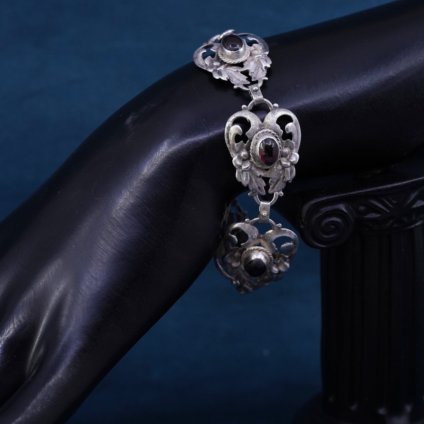 6.5”, vintage sterling 925 silver handmade swirly link bracelet with garnet