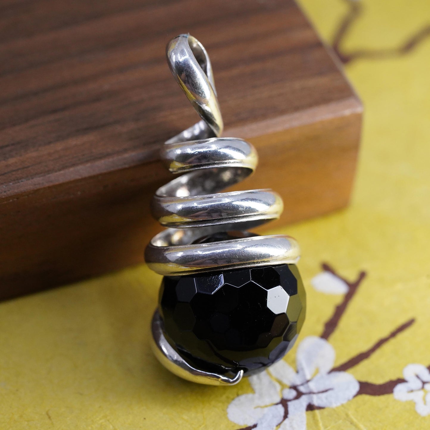 southwestern Sterling 925 silver sprial teardrop pendant with black onyx bead
