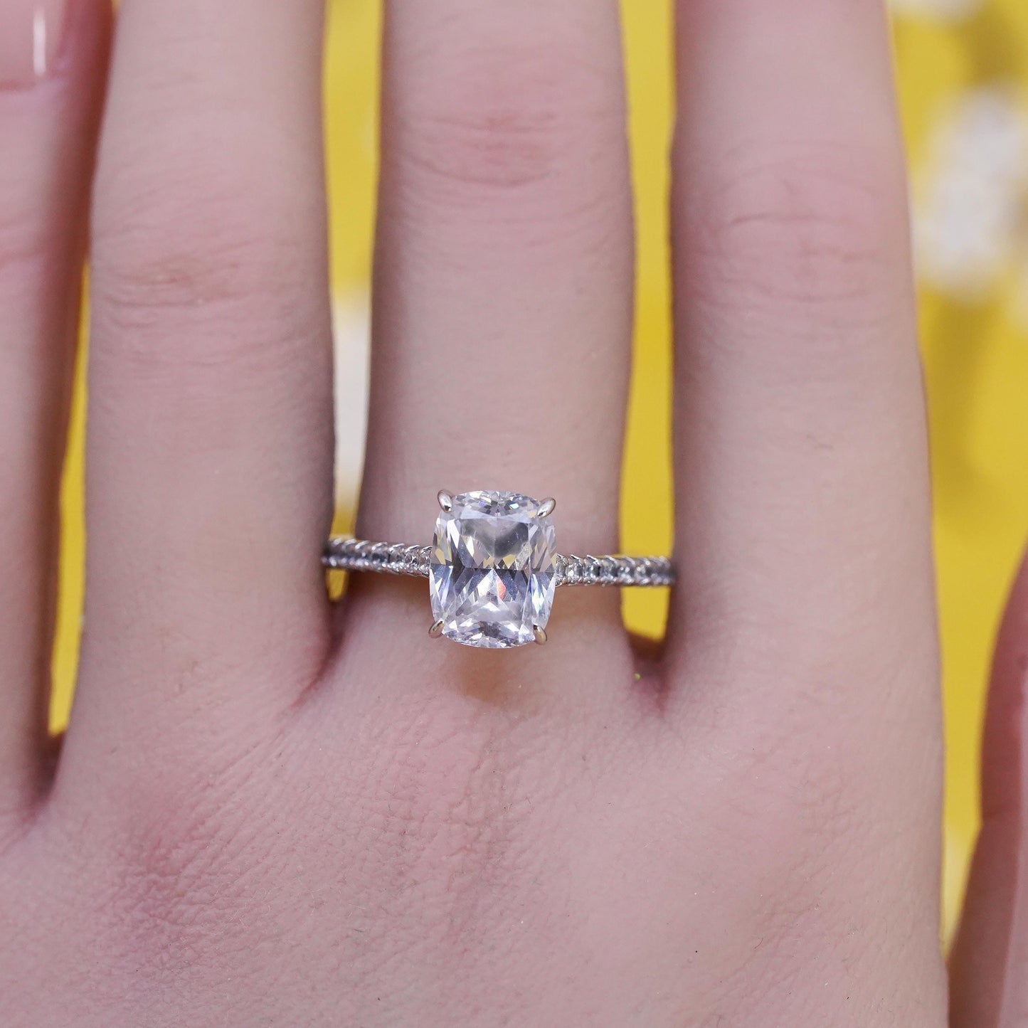 Size 9, VTG Sterling 925 silver anniversary engagement ring cluster emerald cz