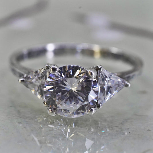 Size 5, Sterling silver ring, 925 silver with round cut CZ cluster details