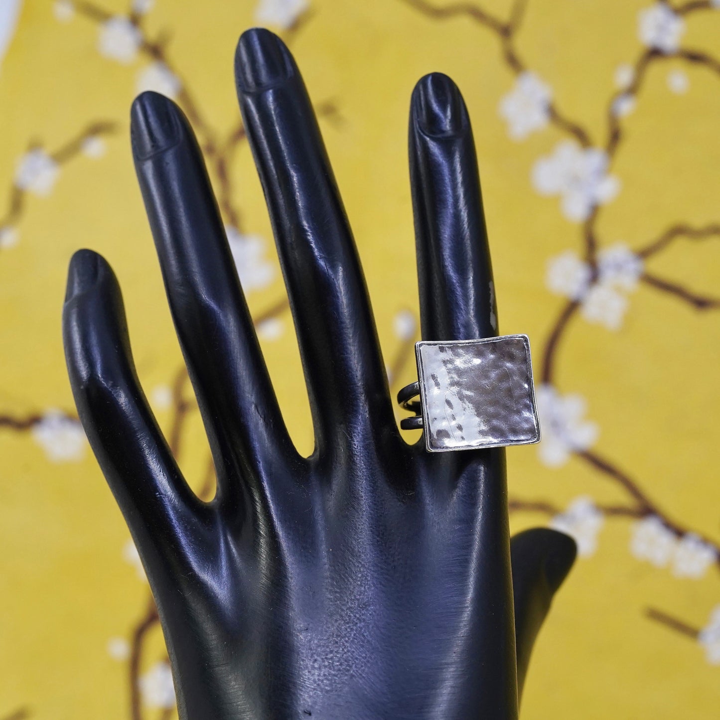 Size 7, Silpada hammered sterling silver square ring. 925 ring, Model R1688