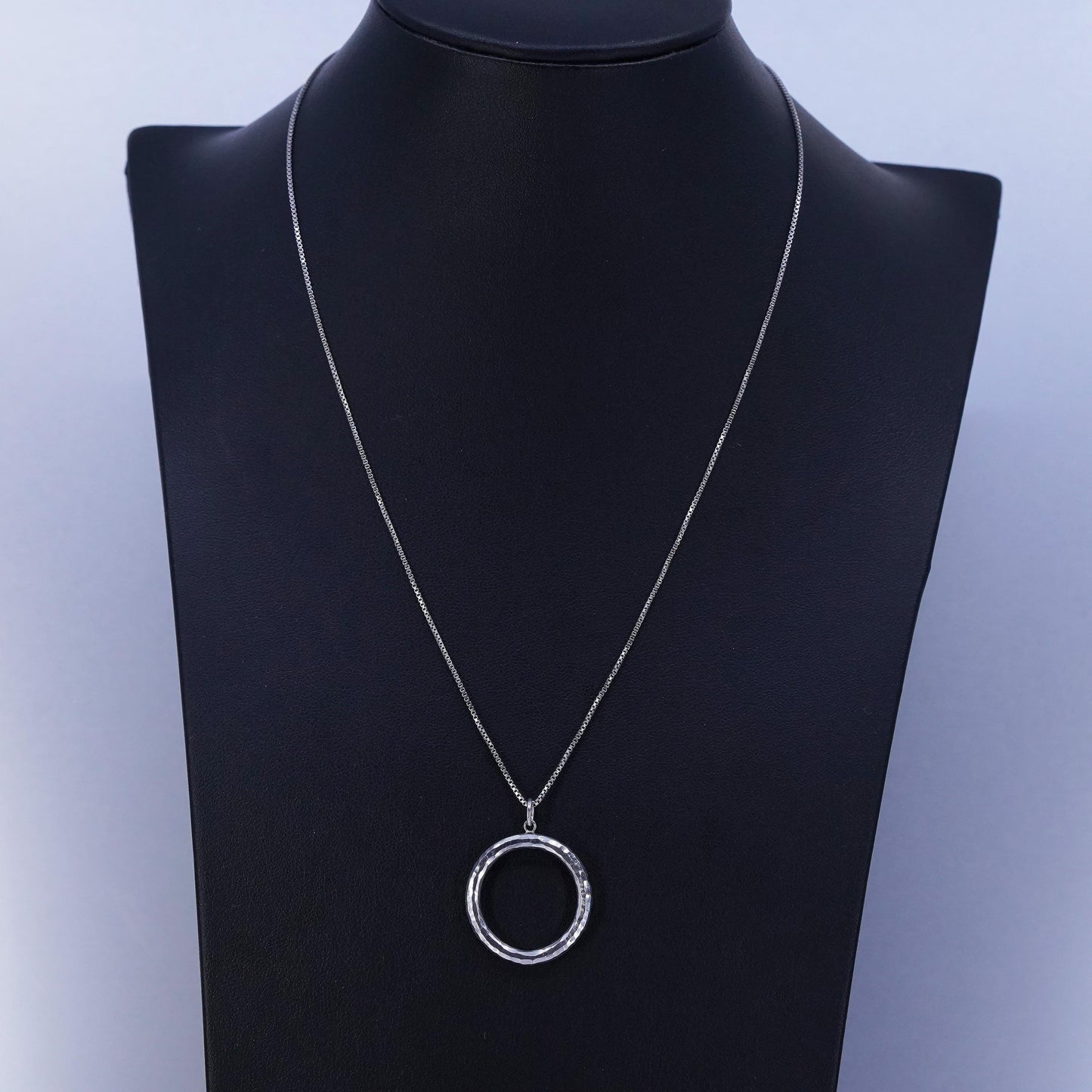 18”, vintage Sterling 925 silver box chain necklace w/ hammered circle pendant