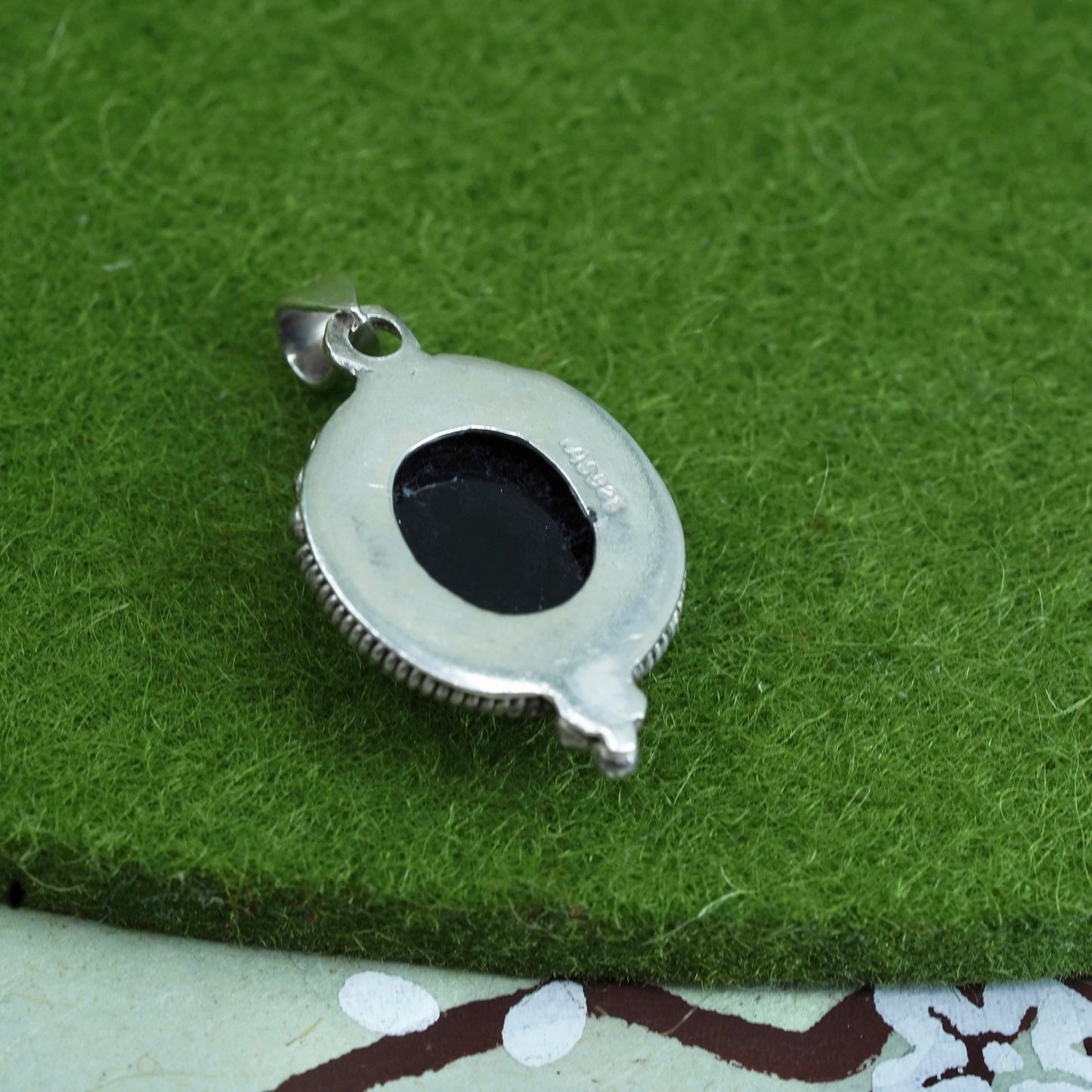 Vintage Mexico Sterling 925 silver handmade pendant with oval onyx and cable