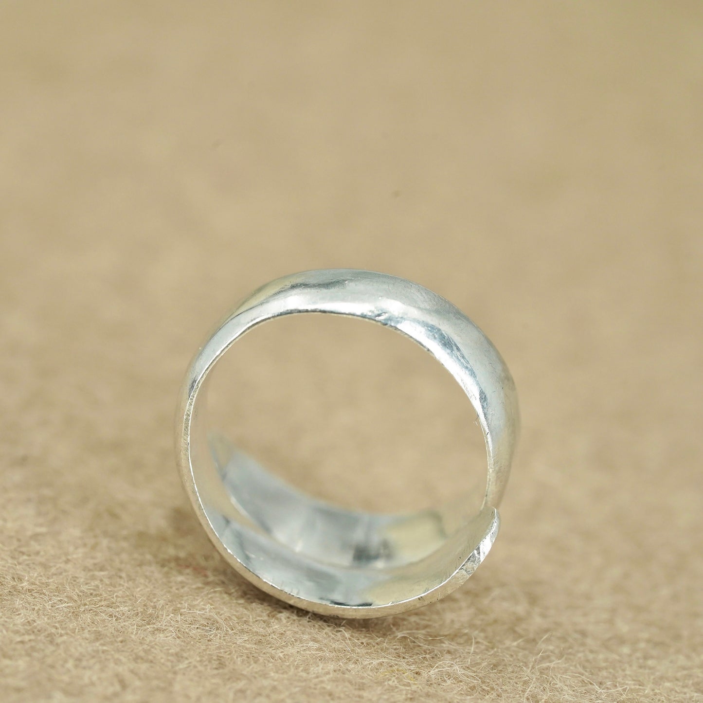 Size 6, vintage southwestern Sterling 925 silver ring, wrap band