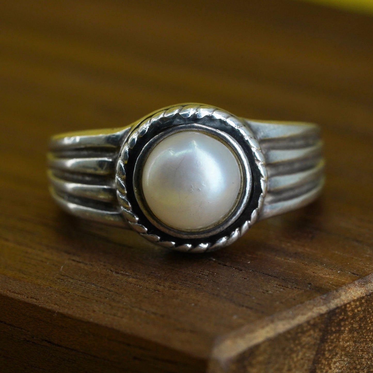 Size 7, vintage Sterling 925 silver handmade ring with freshwater pearl