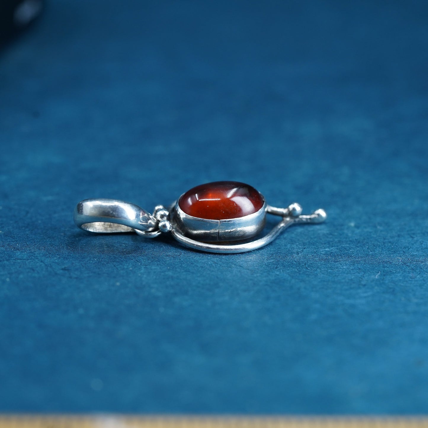 Vintage Sterling 925 silver handmade pendant with oval amber