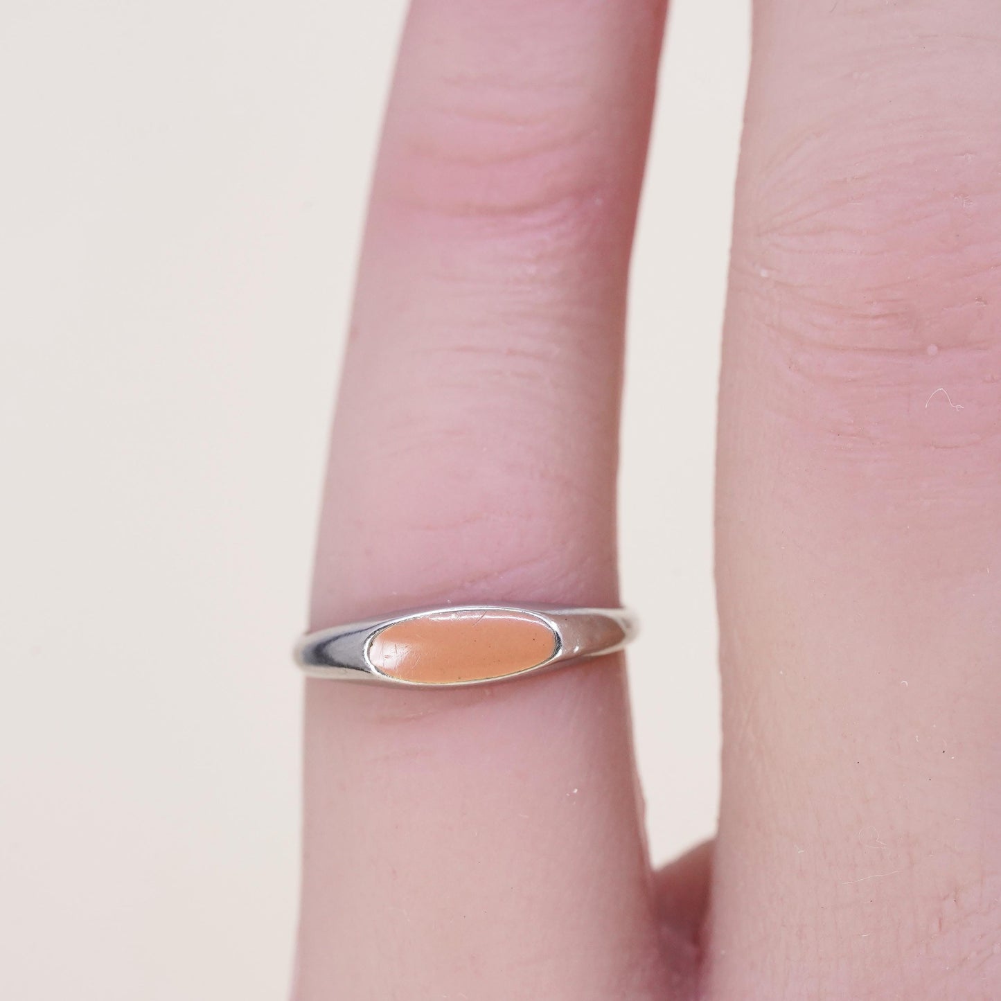 Size 4, Vintage sterling 925 silver handmade band ring with pink enamel