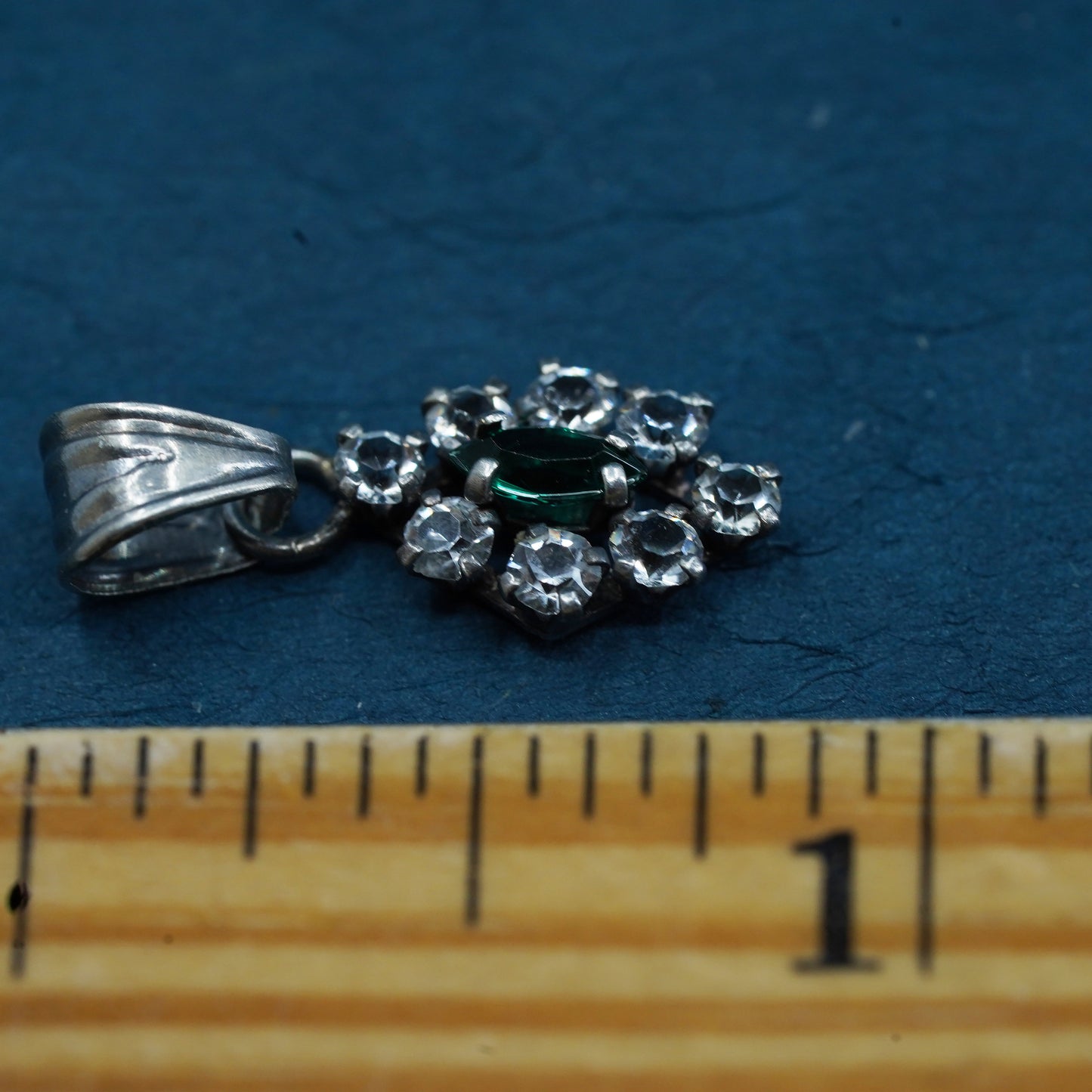 Vintage Sterling 925 silver filigree pendant with peridot and cz