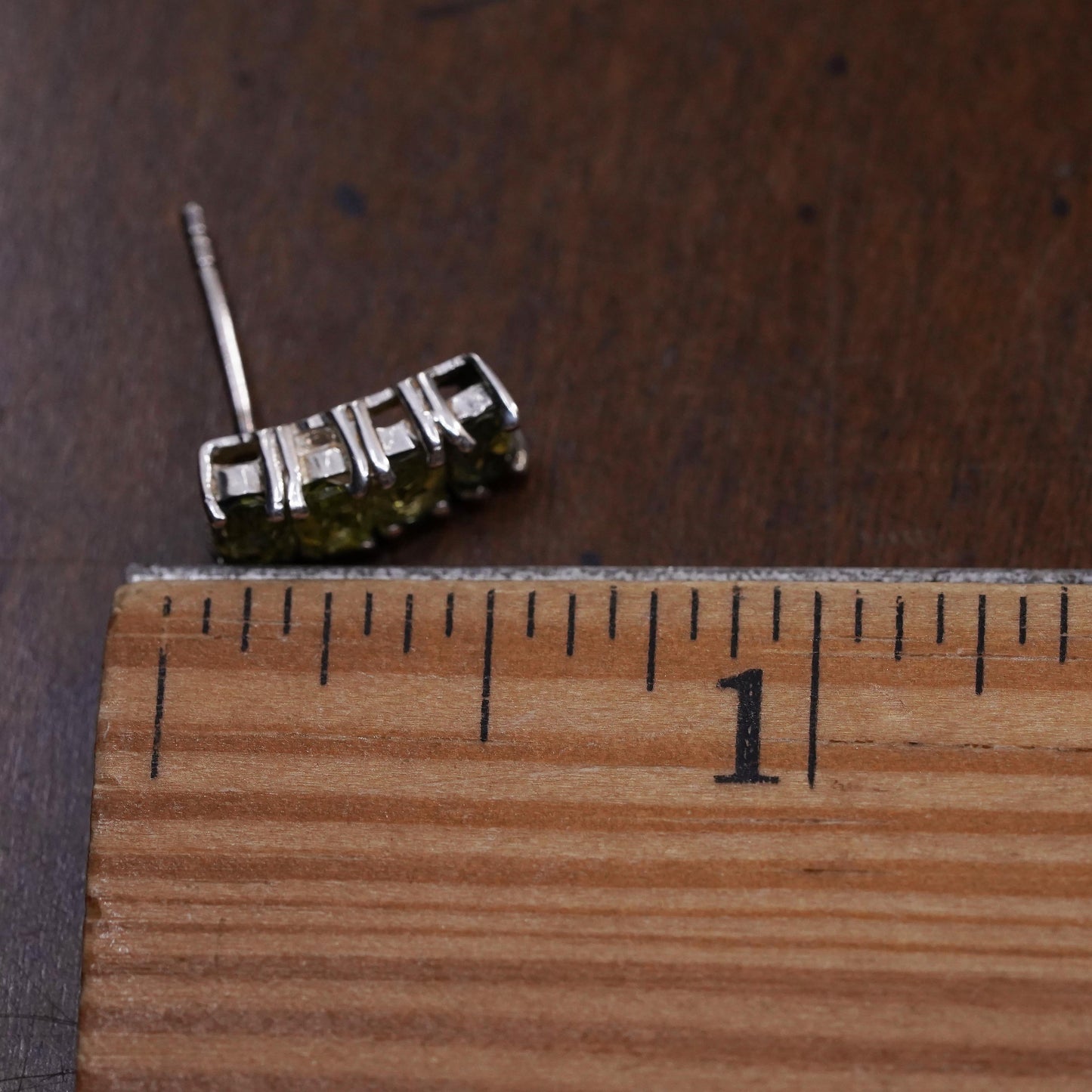 Vintage Sterling 925 silver handmade stud with peridot, single earring
