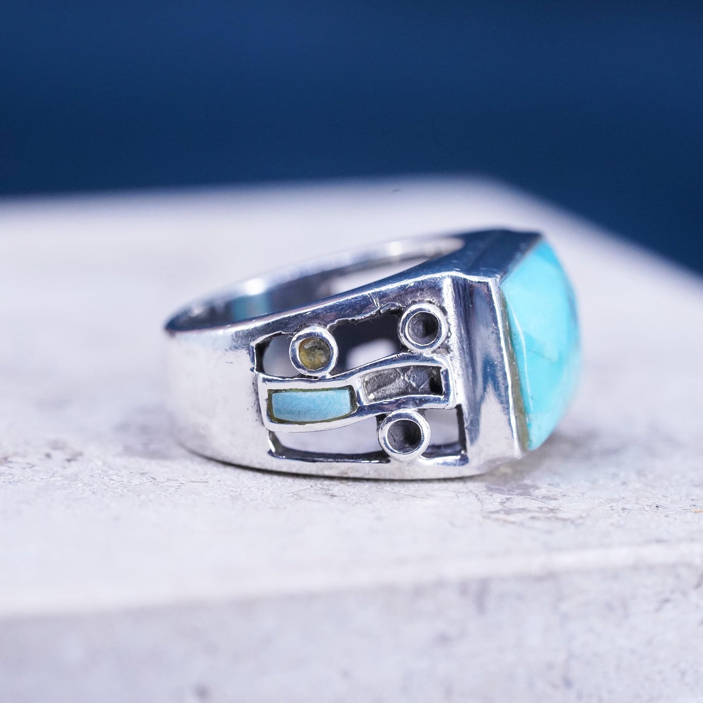 Size 7, vintage Sterling 925 silver handmade ring with turquoise