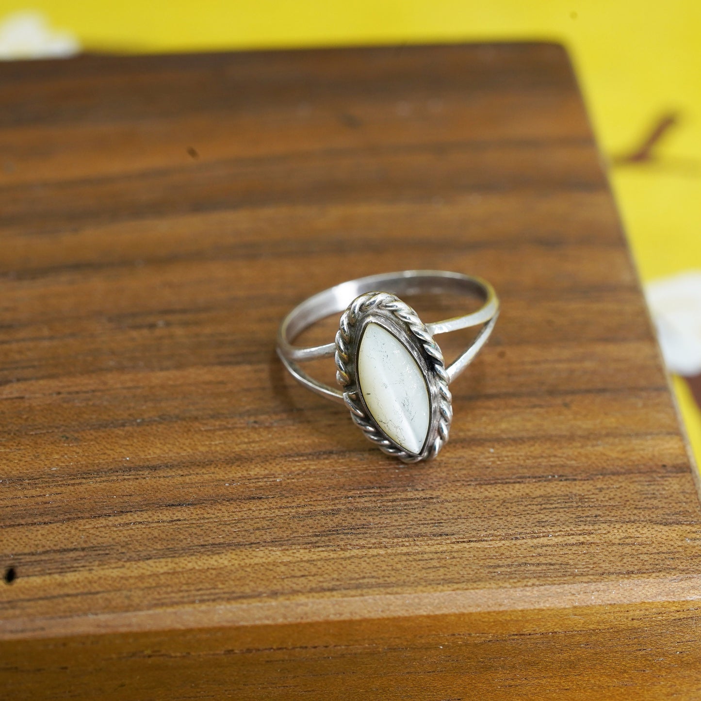 Size 6, vtg Sterling silver 925 handmade ring with white tiger eye stone cable