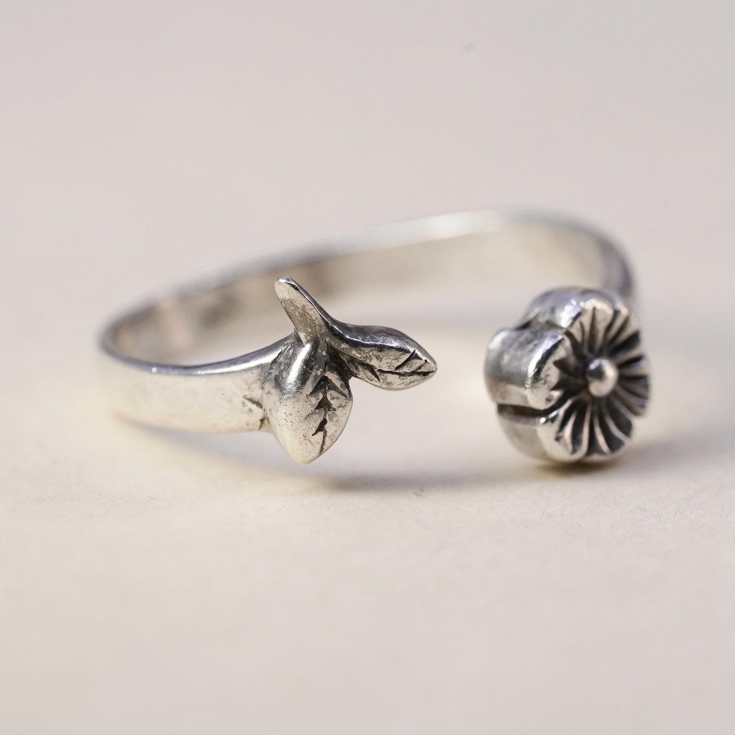 Size adjustable, vintage Sterling silver handmade ring, 925 band with flower