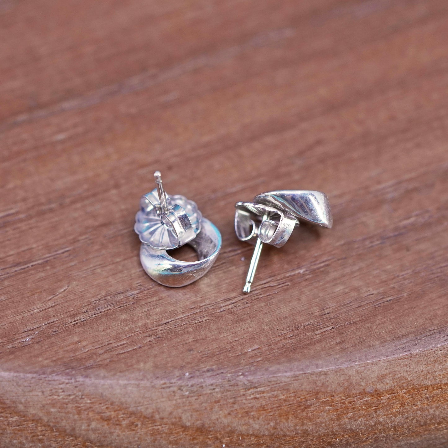 2g, vintage solid 14K white gold infinity loop studs earrings