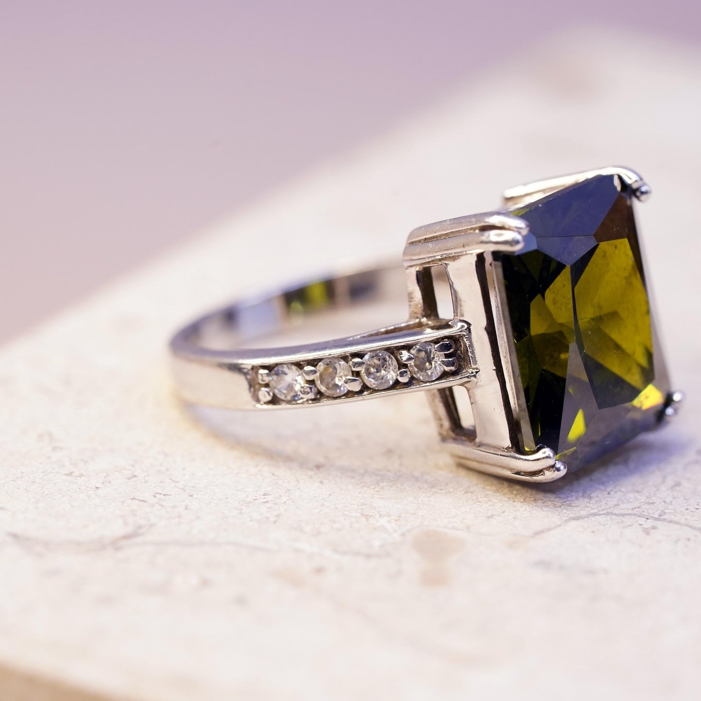 Size 8, vintage sterling 925 silver ring with olive green Tourmaline cluster Cz