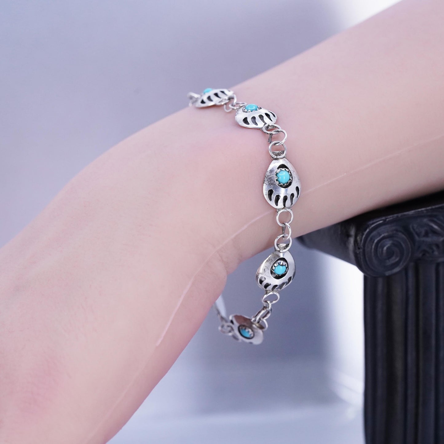 6.75”, Vintage southwestern Sterling 925 silver bear paw bracelet w/ turquoise