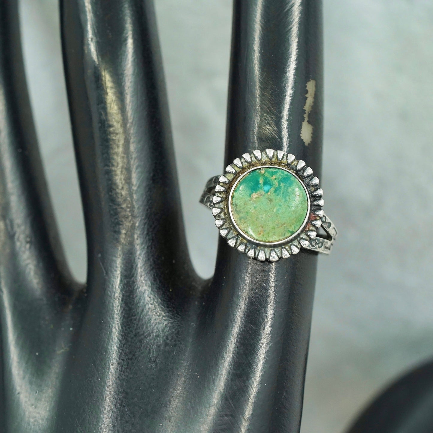Size 6, vintage southwestern Sterling 925 silver handmade ring with turquoise