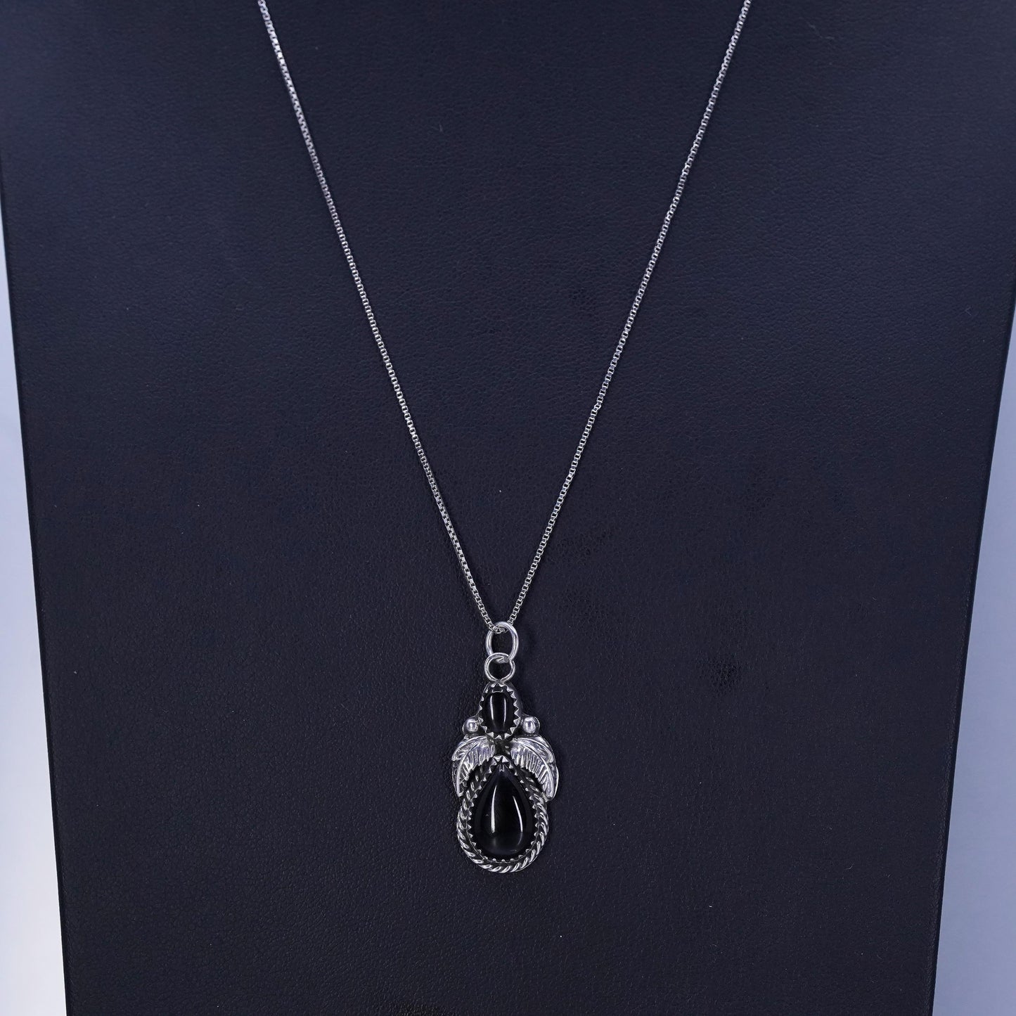 20”, southwestern Sterling 925 silver box chain necklace onyx feather pendant