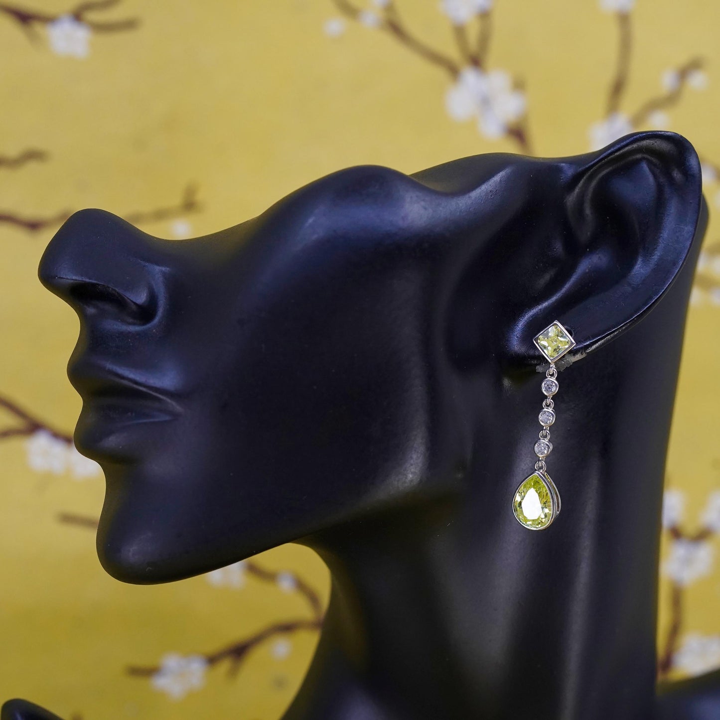 Vintage Sterling 925 silver handmade teardrop earrings with peridot