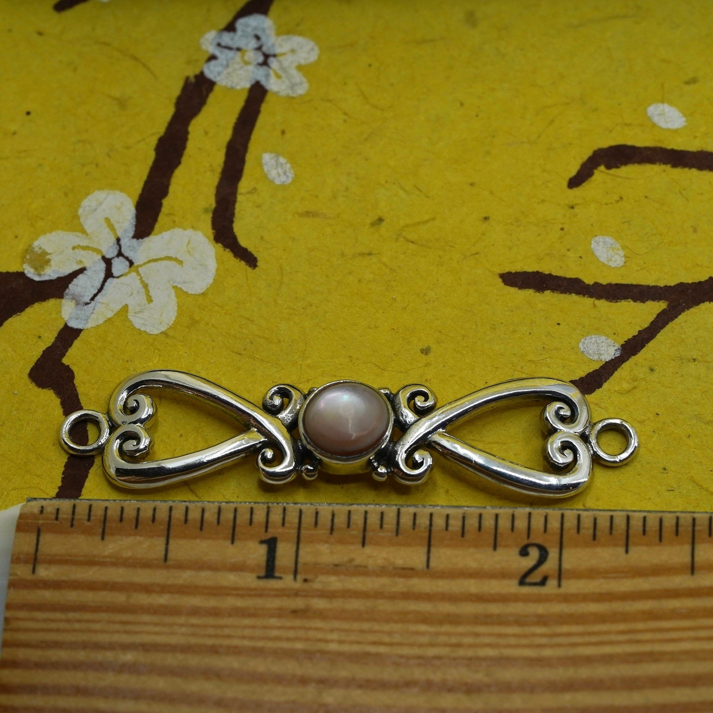 southwestern Sterling 925 silver handmade long pendant w/ pink mother of pearl
