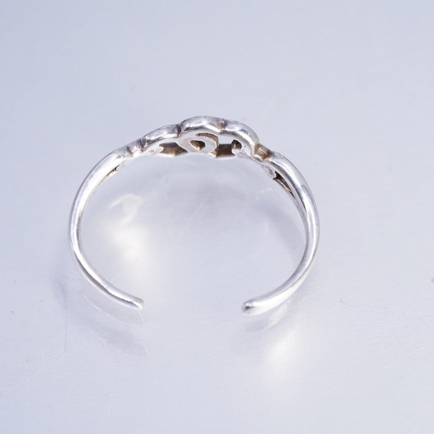 Size 4, vintage Sterling 925 silver ring, double heart stackable open band