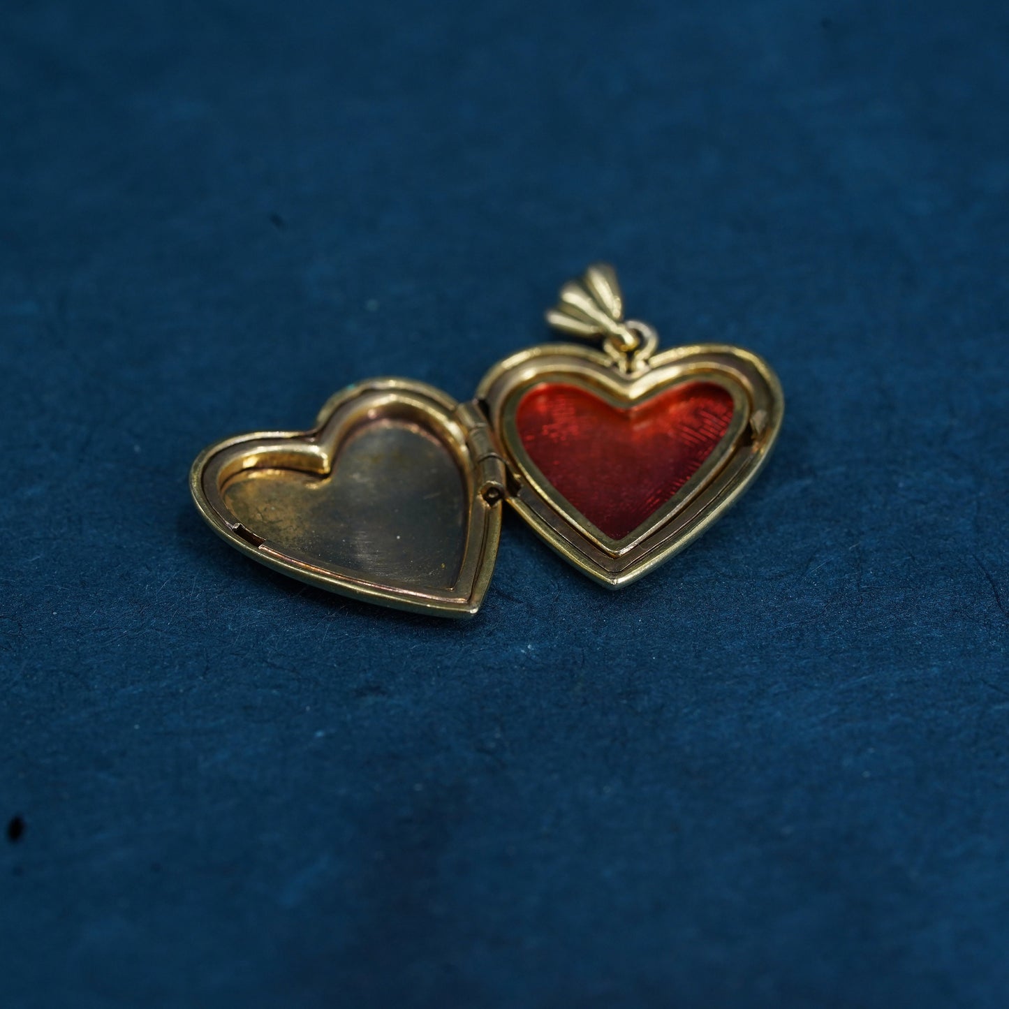 Vintage gold filled heart photo locket pendant. 925 charm