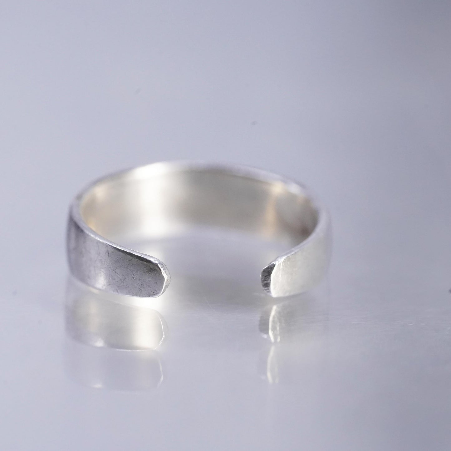 Size 2.75, VTG southwestern Sterling 925 silver ring, Hawaiian Aloha open band