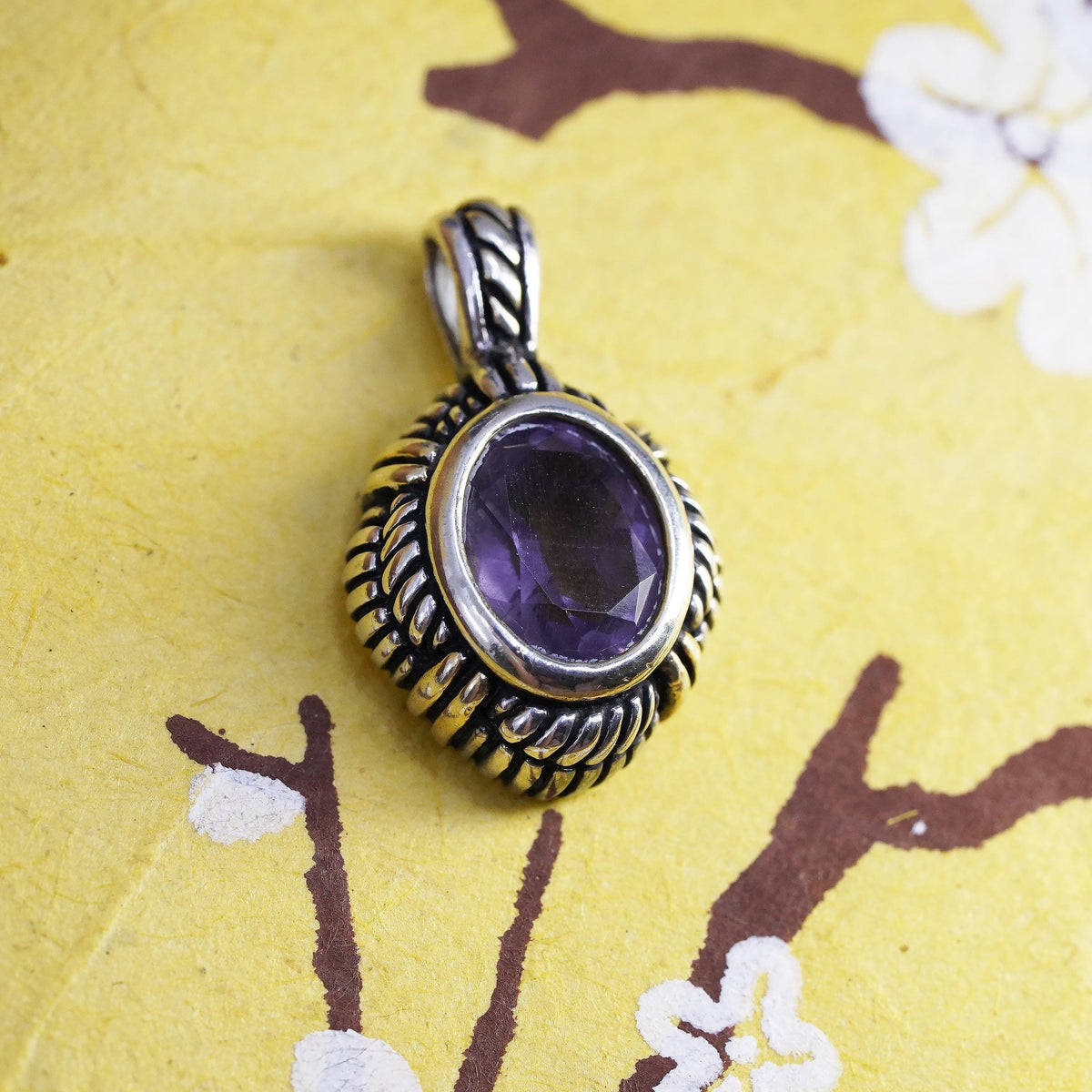 Vintage southwestern Sterling 925 silver cable textured pendant with amethyst
