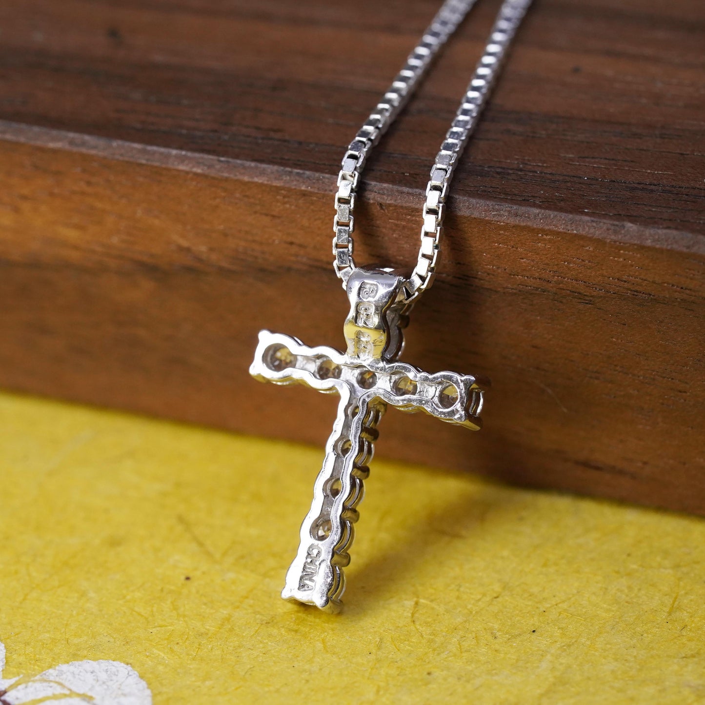 18", 1mm, vintage Sterling 925 Silver box chain necklace with cross pendant