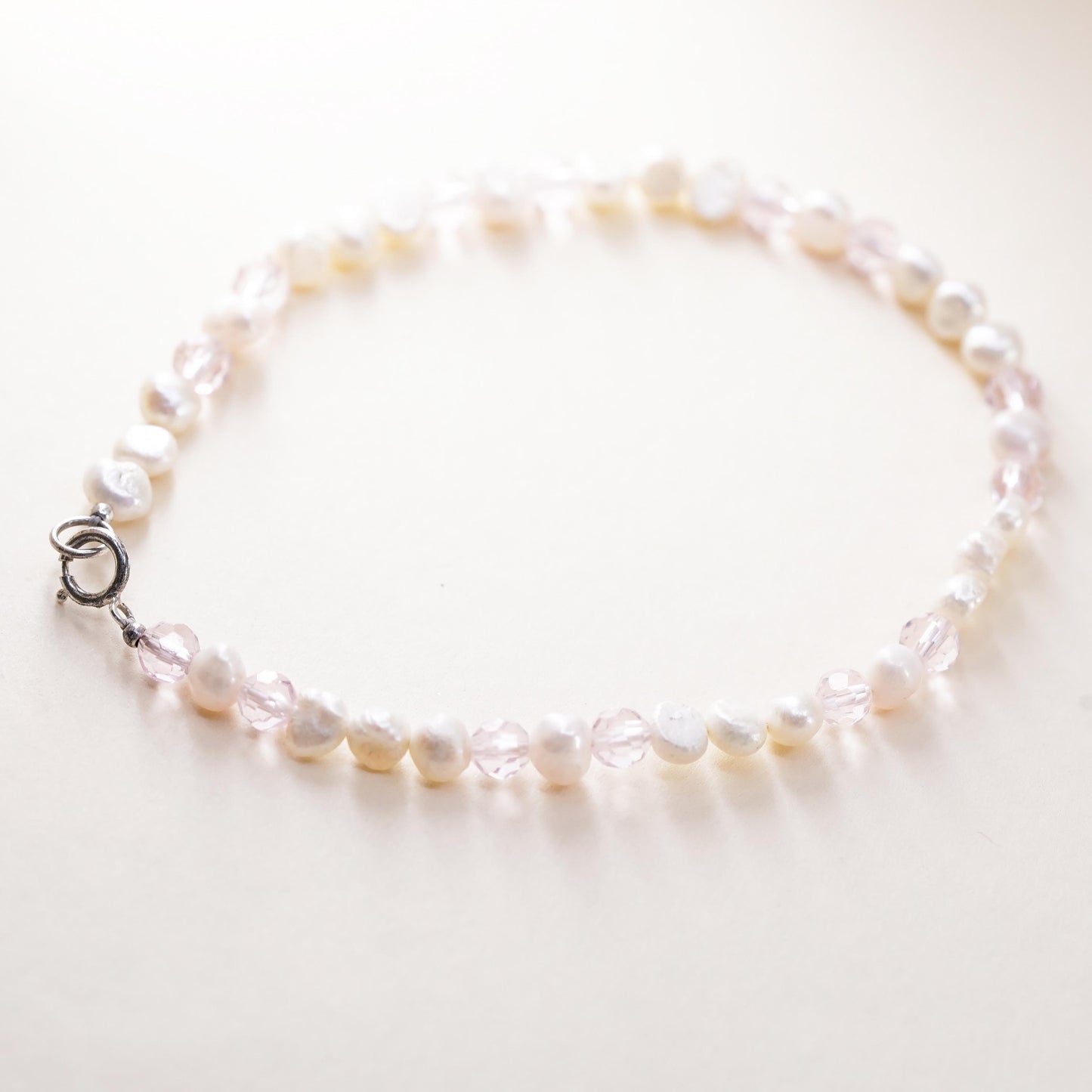 7.5", Vintage handmade 4mm pearl crystal bead bracelet