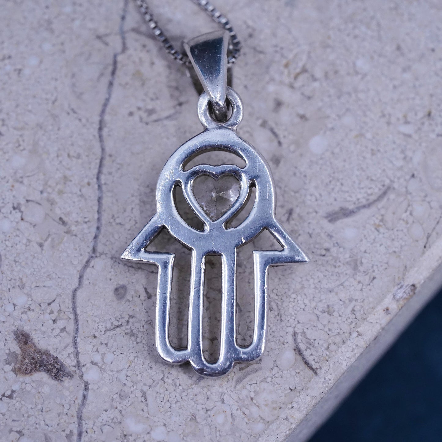 18”, VTG Sterling silver necklace, 925 box chain with cz healing hand pendant