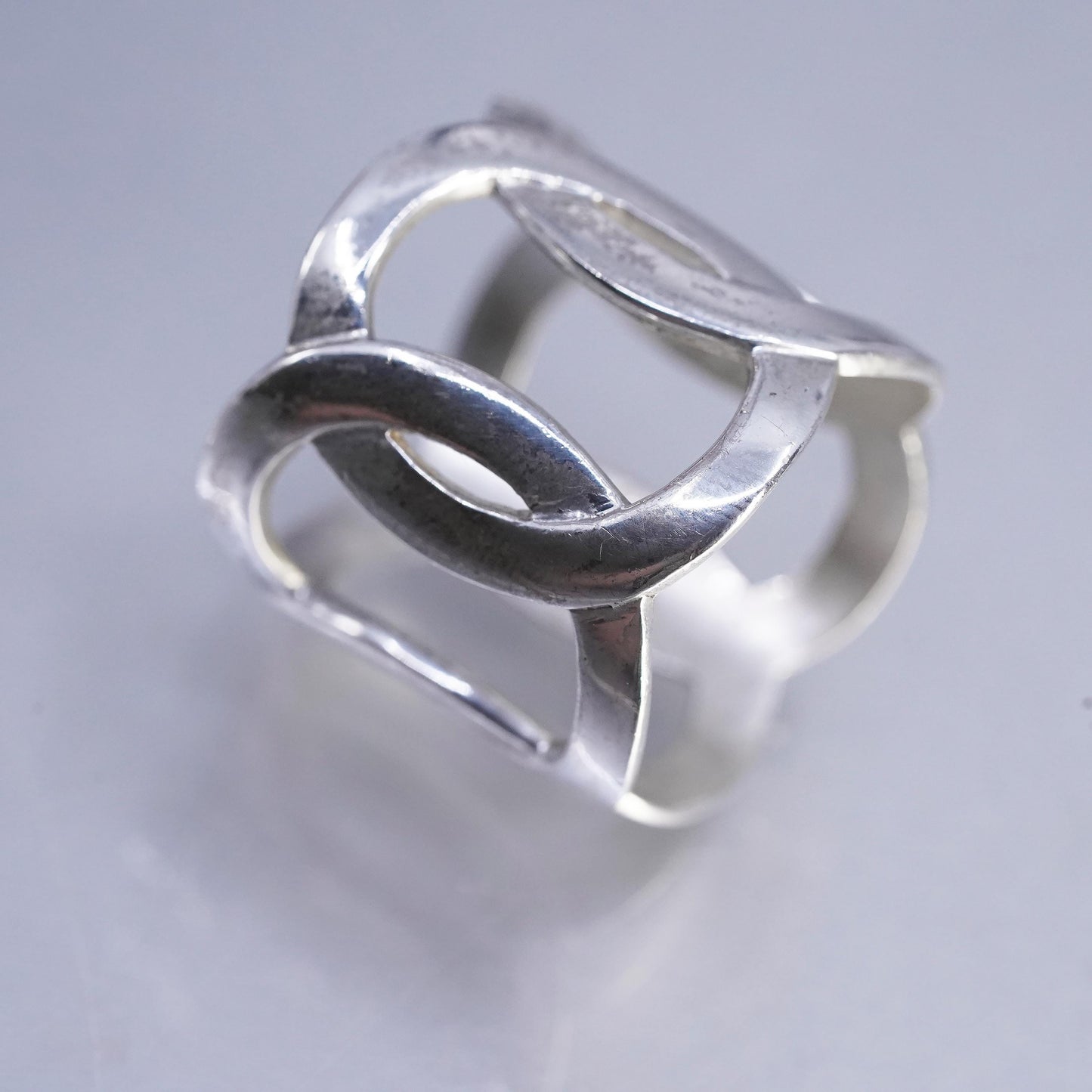 Size 8, vintage southwestern Sterling 925 silver ring, entwined wide chain band