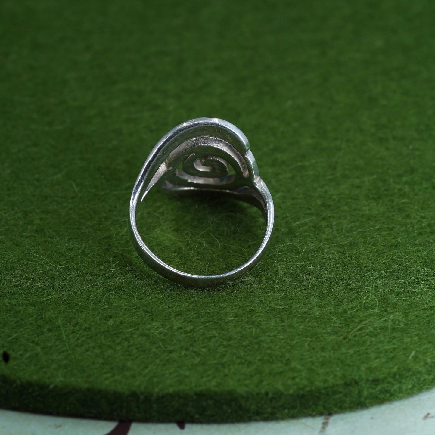 Size 8, Vintage sterling silver handmade sprial ring, 925 silver statement band