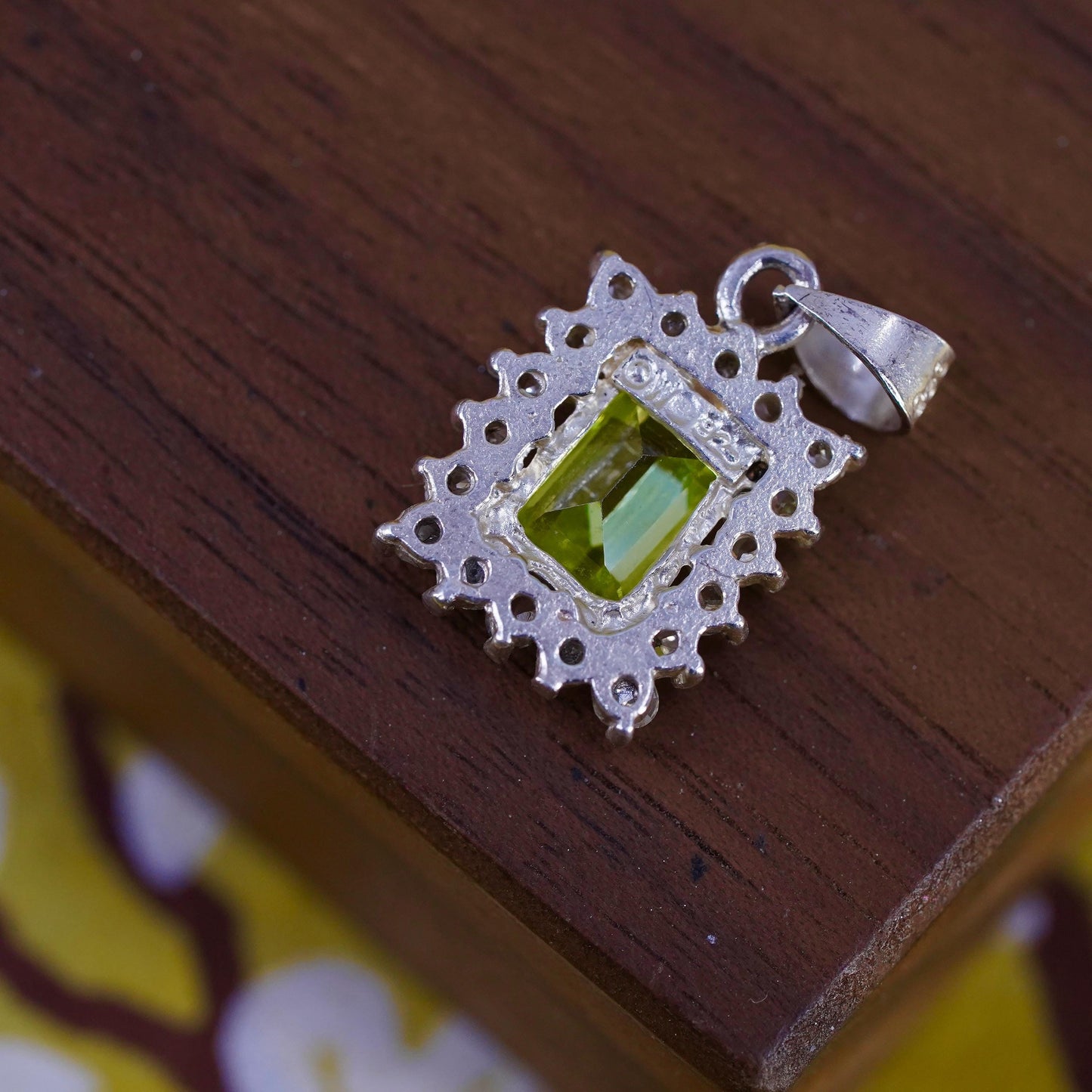 Vintage Sterling 925 silver charm pendant with square peridot